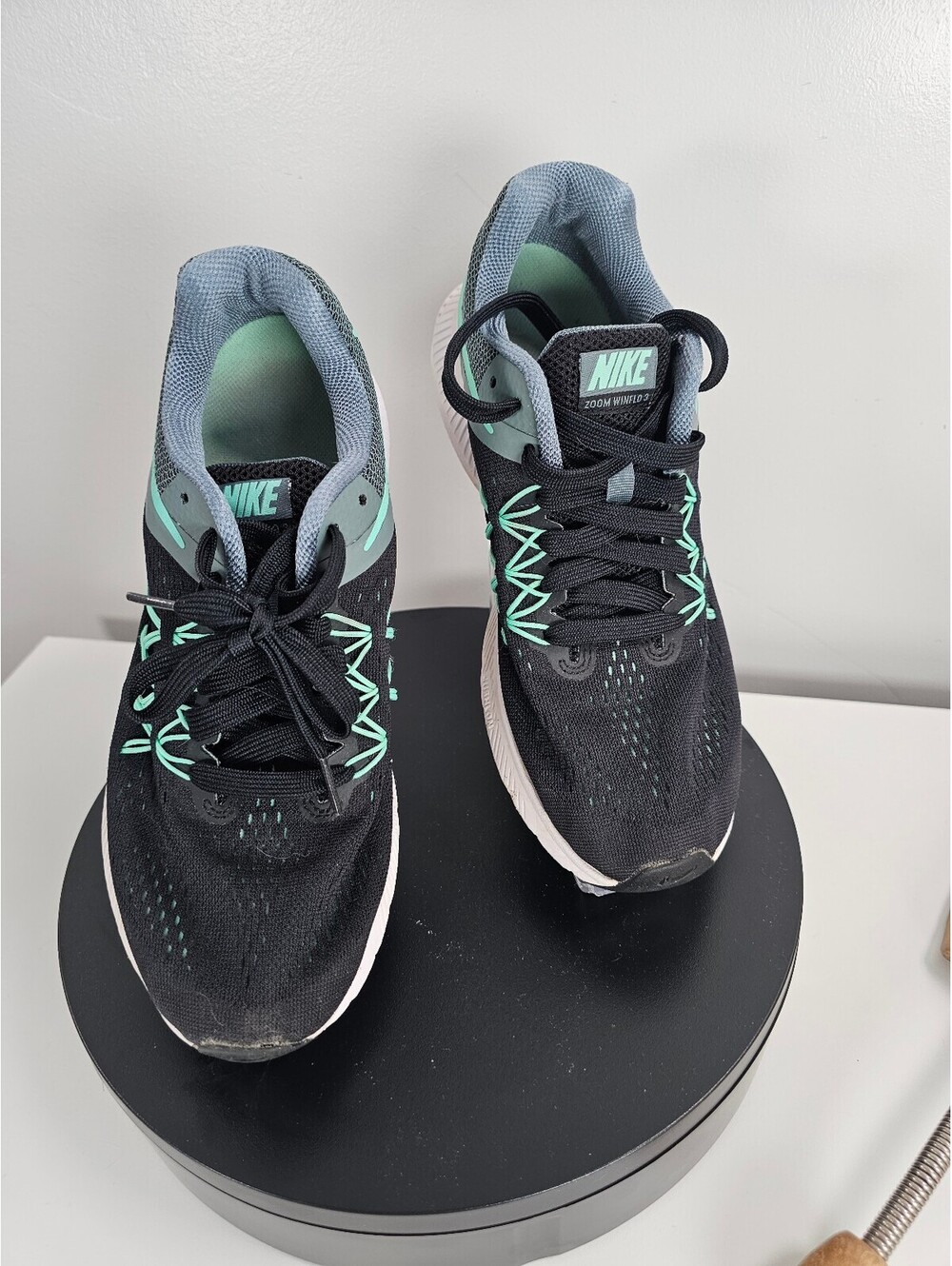 Nike Zoom Winflo 7 Running Shoes Black and Mint Green